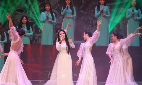 'Vang mãi giai điệu Tổ quốc' chào đón thập niên mới, vận hội mới của dân tộc