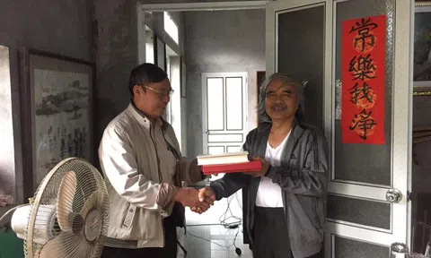 Tặng sách thư viện thôn Như Sơn và ghé thăm tháp Bình Sơn (Vĩnh Phúc)