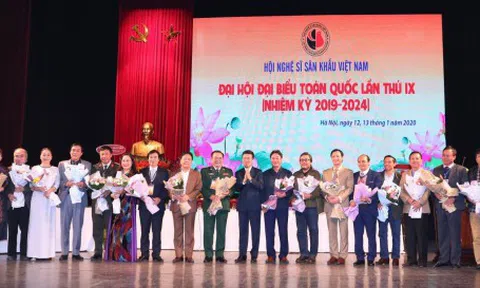 NSND Thúy Mùi được bầu làm Chủ tịch Hội Nghệ sỹ Sân khấu Việt Nam