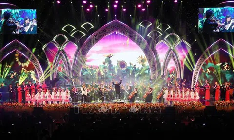 Đầm ấm, sum họp ‘Xuân Quê hương’