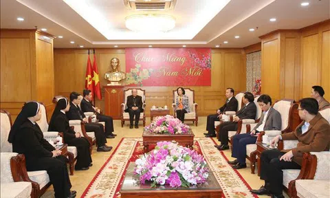 Trưởng Ban Dân vận Trung ương tiếp Đoàn Giáo phận Hưng Hóa
