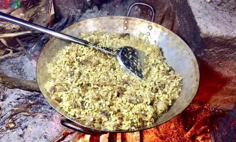 Đến Hà Giang thưởng thức món Tẩu Khía của người Mông