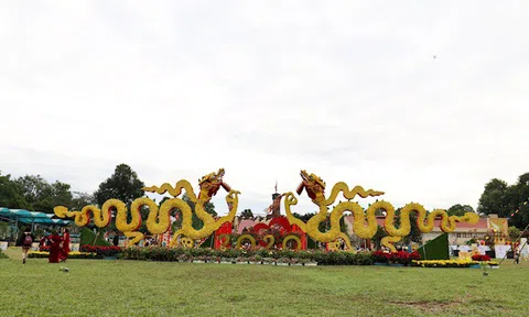 Tết Việt nơi "ngàn năm thương nhớ”