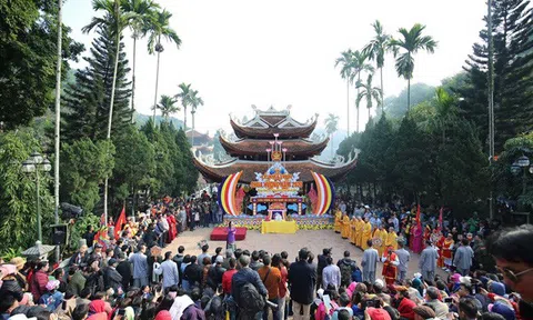 Tạm dừng lễ hội để phòng chống nCoV