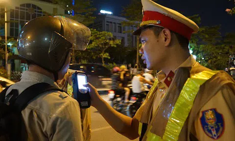 Đo nồng độ cồn: Dùng riêng ống thổi, sát khuẩn thiết bị đo