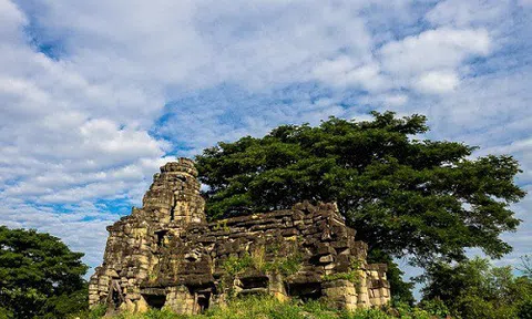 Campuchia: Phát hiện tượng sư tử cổ tại quần thể đền Banteay Chhmar nổi tiếng