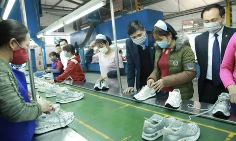 Xem xét hỗ trợ kinh phí giúp người lao động phòng, chống nCoV