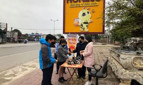 Vĩnh Phúc: Công ty Ong Tam Đảo tặng 1000 chiếc khẩu trang miễn phí cho người dân