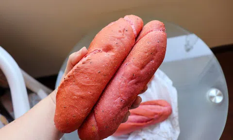 Bánh mì thanh long lên báo nước ngoài: Việt Nam thích nghi sáng tạo với Covid-19
