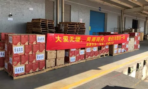 King Coffee gửi hàng trăm thùng cà phê đến y bác sĩ Vũ Hán, tiếp sức chống chọi dịch Covid-19