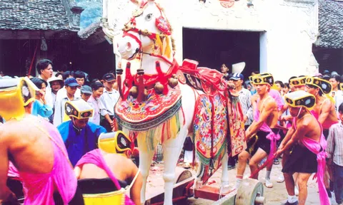 Lễ hội cổ truyền trong xã hội đương đại