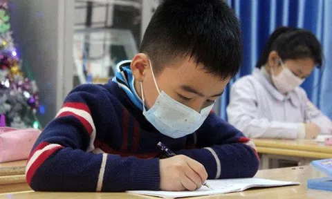 Học sinh Tiểu học và THCS Hà Nội nghỉ hết 29/3, TPHCM nghỉ hết 5/4