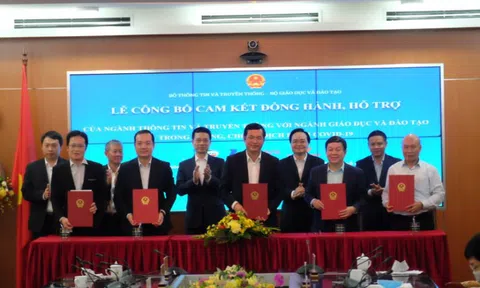 Tạm dừng đến trường nhưng không dừng việc học