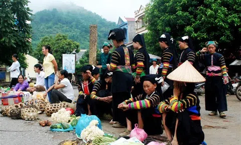 Chợ phiên vùng cao - nơi lưu giữ văn hóa truyền thống