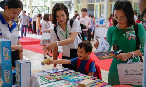 Sách giáo khoa, Bộ chậm chân, cha mẹ học trò lãnh đủ
