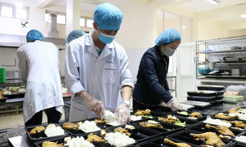 Những mẩu chuyện vui buồn thời Covid-19