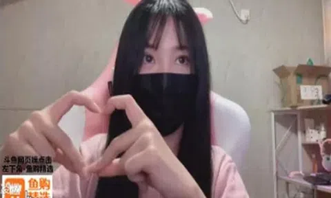 Nữ streamer vô danh bỗng nổi như cồn sau khi tiết lộ mặt thật