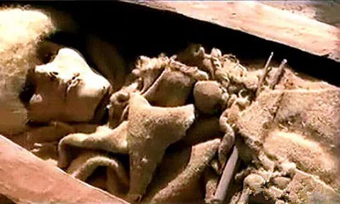 Ngẩn ngơ trước xác ướp “công chúa mỉm cười”