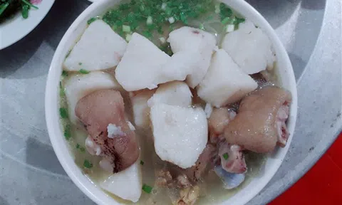 Hấp dẫn món chân giò hầm củ mài