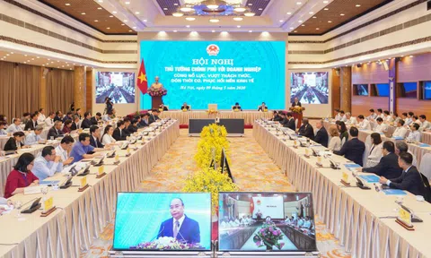 Thủ tướng chủ trì Hội nghị với doanh nghiệp cả nước về phục hồi nền kinh tế
