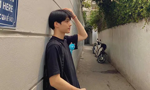 Khoe cách chụp hình cực “ngầu“, nam sinh Hà Nam tạo sóng MXH