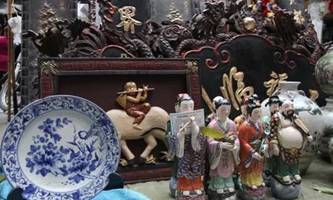 Độc đáo chợ đồ cổ ở Hà Nội