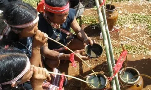 Chuyện lạ bên dòng sông... ăn thịt người