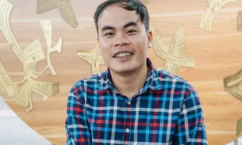 Người đàn ông từng liệt nửa người với tâm huyết ghép lại những mảnh vụn