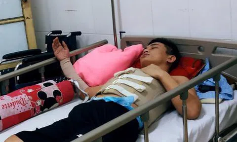 Mã số 3973:   "Nhà mình nghèo quá, cha mẹ gả con đi... để mà lấy tiền trả nợ, cứu anh"