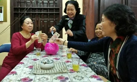 Nuôi lợn nhựa để góp yêu thương