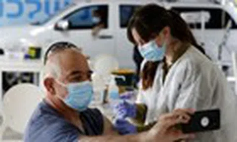 Israel dẫn đầu tỉ lệ tiêm vaccine COVID-19 cho người dân
