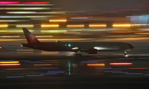 Boeing 777 hạ cánh khẩn cấp ở Nga do lỗi động cơ