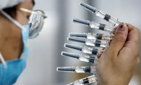 Philippines tiếp nhận lô vaccine Covid-19 đầu tiên của Trung Quốc