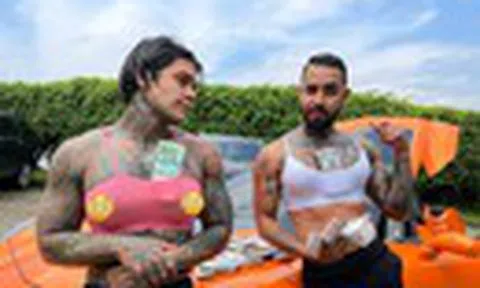 Hotboy hàng triệu follow Khoe ảnh nâng ngực như phụ nữ