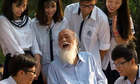 Tuyển tập những truyện ngắn hay nhất về tình thầy trò cho báo tường 20/11