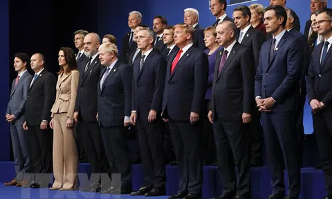 Các nhà lãnh đạo NATO ra tuyên bố chung khẳng định tình đoàn kết
