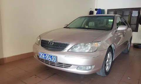 Cấp biển số mới cho chiếc xe Camry mang 2 biển xanh chở lãnh đạo Ninh Bình