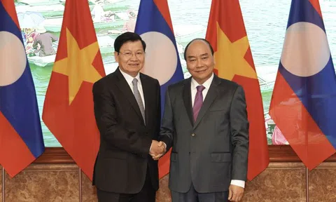 Thủ tướng Việt Nam và Lào thảo luận chiến lược hợp tác 10 năm tới