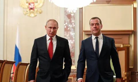 Thủ tướng Nga Dmitry Medvedev từ chức