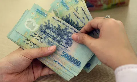 Ngân hàng dè dặt với thưởng Tết dù lãi 'khủng'