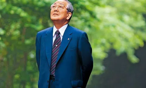 Người biết “cúi đầu” mới có thể “ngẩng đầu”