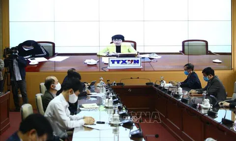 Dịch COVID-19: Thực hiện nghiêm 'cách ly xã hội' nhằm ngăn chặn sự lây nhiễm bệnh