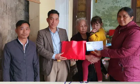 Thương cảm 2 cháu nhỏ mồ côi sống cùng bà nội 78 tuổi: Bố mất vì điện giật, mẹ băng huyết tử vong sáng 30 Tết