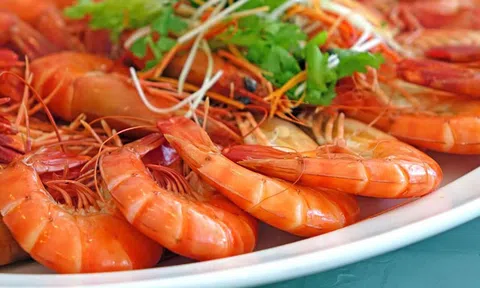 Những quan niệm sai lầm khi ăn tôm mà nhiều người vẫn mắc phải