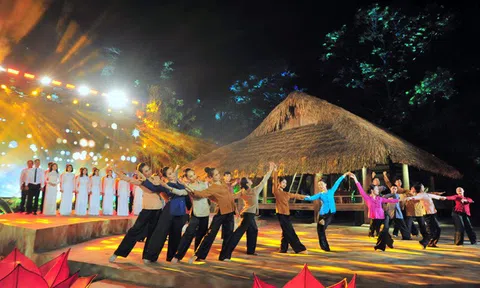 Tiếp thêm “ngọn lửa” cách mạng tháng tám