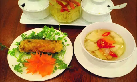 Bún chả Sinh Từ - món ăn truyền thống đi cùng theo thời gian.