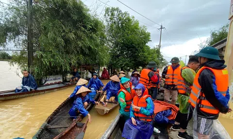 Cộng đồng những người yêu hoa lan Việt Nam tích cực ủng hộ vật chất và tinh thần giúp đồng bào miền Trung sớm khắc phục hậu quả thiên tai