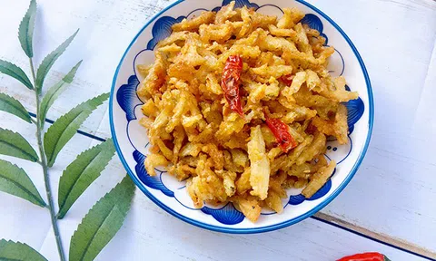 Cá cơm chiên giòn xóc mắm tỏi