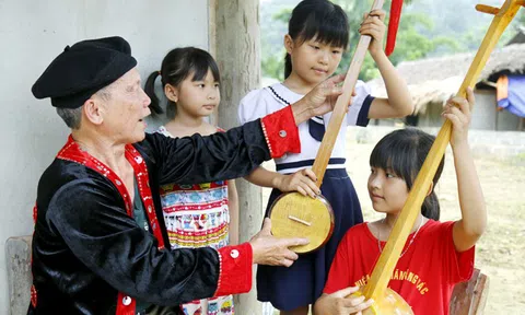 Tuyên Quang: Áo mới cho dân ca