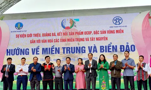Kết nối tấm lòng nhân ái, người dân cả nước hướng về miền Trung và Biển đảo quê hương